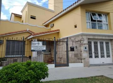 Casa · 214m² · 4 Ambientes · 1 Cochera · Venta Excelente Propiedad Exclusiva