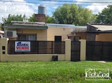 Casa · 114m² · 6 Ambientes · 1 Cochera · Casa 2 Dorm. en Venta - Granadero Baigorria