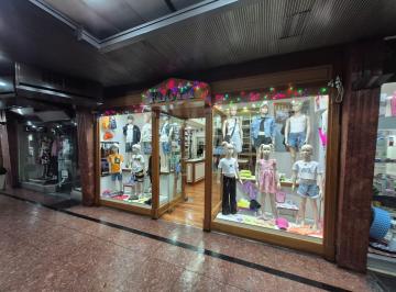 Local comercial · 33m² · Excelente Local - Gal S. J. de Flores - 33 m²