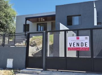 Casa · 500m² · 5 Ambientes · 1 Cochera · Casa de 2 Dorm. - B° Tiro Federal - Alta Gracia