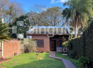 Casa · 310m² · 4 Ambientes · 1 Cochera · Propiedad con Local y Casa en Venta en Ituzaingó - Corrientes