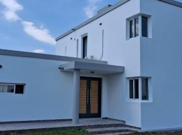 Casa de 6 ambientes, Funes · Venta de Casa en Haras de Funes, Country Privado