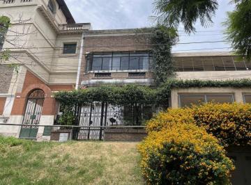 Casa · 376m² · 5 Ambientes · Pellegrini 50 - 2 Casas. 3 Dorm y 2 Dorm.