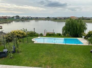Casa · 378m² · 6 Ambientes · 4 Cocheras · Casa en Venta en San Sebastian, Escobar, G. B. a. Zona Norte