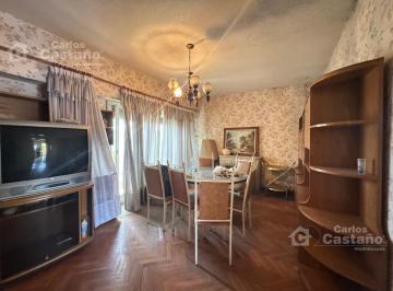 Casa · 335m² · 3 Ambientes · 8 Cocheras · Casa en Altos 3 Amb C/ Terraza y Balcón + Galpón/ Deposito en Pb