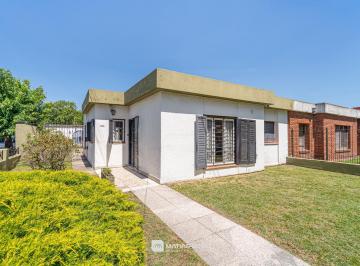 Casa · 150m² · 4 Ambientes · 2 Cocheras · Venta - Casa Mas Departamento - Garage - Patio