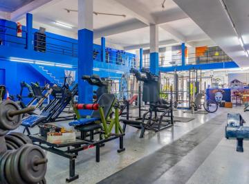 Local comercial · 611m² · 5 Ambientes · 1 Cochera · Venta en Block Local + 12 Departamentos