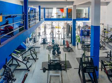 Local comercial · 611m² · 5 Ambientes · 1 Cochera · Venta en Block Local + 12 Departamentos