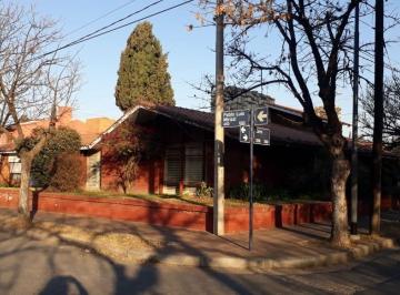 Casa de 6 ambientes, Córdoba · Venta Casa Apta Credito - Gran Casa Esquina 3 Dorm. - Cochera