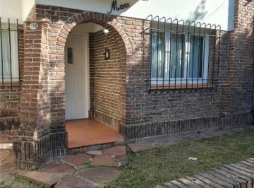 Casa · 80m² · 4 Ambientes · Casas - Casa - Martínez - Medio, Gran Bs. As. Norte