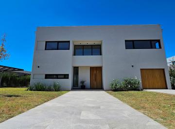 Casa de 4 ambientes, Mar del Plata · En Venta Casa en Rumenco Joven a Estrenar