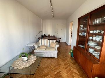 Departamento · 86m² · 5 Ambientes · Departamento 4 Ambientes Al Frente con Dependencia de Servicio!