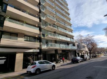 Departamento · 167m² · 3 Ambientes · 2 Cocheras · En Venta: Piso de 3 Ambientes con Balcón Saliente y Dos Cocheras. Plaza Mitre.