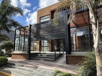 Local comercial · 600m² · Alquiler de Local en Av Constitucion