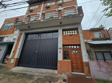 Departamento de 4 ambientes, Avellaneda · Lindo Duplex en Venta en Primer Piso Al Frente en Wilde Centro