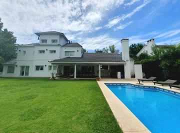 Casa de 9 ambientes, Pilar · Casa en Venta (Construida Sobre Dos Lotes) en Mayling
