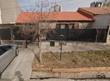Casa · 3 Dormitorios · 1 Cochera · Casa en B° Mosconi