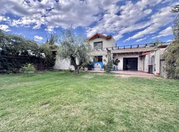 Casa · 265m² · 7 Ambientes · 2 Cocheras · Venta Casa 4 Habitaciones Guaymallén