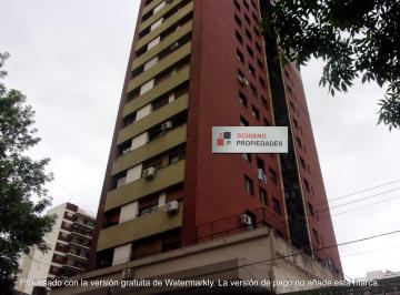 Departamento de 4 ambientes, Quilmes · Cuatro Ambientes con Dos Baños en Quilmes Centro. Excelente Ubicación y Estado.