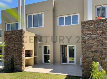 Casa · 197m² · 4 Ambientes · 1 Cochera · Casa Duplex en Venta en El Palmar Nordelta con 3 Dorm.