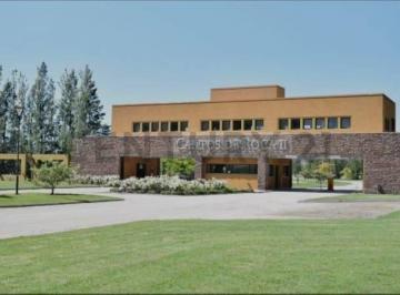 Terreno · 1835m² · 1 Cochera · Lote en Venta Campos de Roca