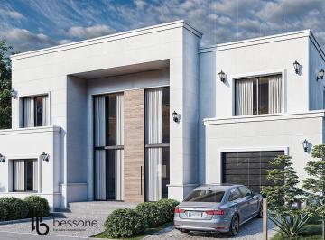 Casa · 336m² · 5 Ambientes · 1 Cochera · Casa en Rumenco Joven
