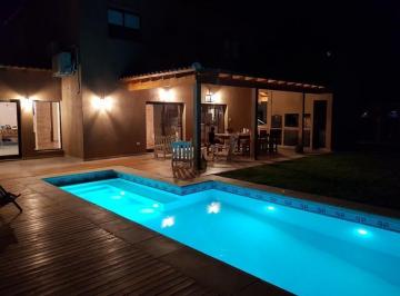 Casa · 212m² · 5 Ambientes · 2 Cocheras · Casa en Venta El Principado