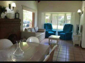 Casa · 130m² · 4 Ambientes · 2 Cocheras · Casa - Campos de Echeverria
