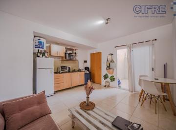 Departamento · 31m² · 1 Ambiente · Venta Monoambiente Divisible con Patio y Balcón. Al Frente en Primer Piso con Ascensor