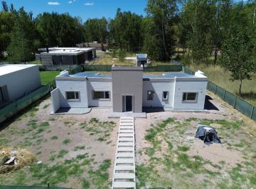 Casa · 130m² · 3 Ambientes · Vende Casa en Los Canales de Plottier