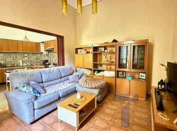 Casa · 184m² · 5 Ambientes · Venta Casa Sobre Lote Propio con Patio y Terraza Barracas