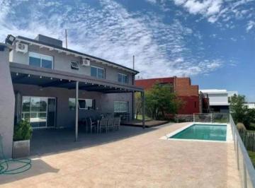 Casa · 250m² · 4 Ambientes · 2 Cocheras · Se Vende Casa 3 Dormi - Garage - Pileta - Estancia Q2 Mendiolaza
