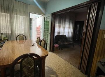 PH · 50m² · 3 Ambientes · PH en Venta de 3 Ambientes con Patio y Terraza - Wilde