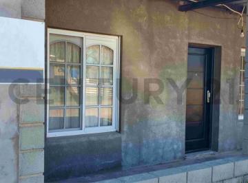 Casa · 120m² · 5 Ambientes · En Venta! Casa con Quincho. Oportunidad!