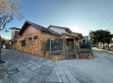 Casa · 170m² · 4 Ambientes · 1 Cochera · Casa en Venta