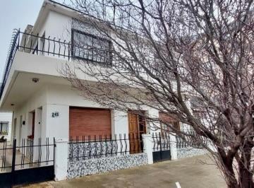 Casa de 10 ambientes, Río Gallegos · Venta Casa Rio Gallegos + Dos Dptos. + Galpon