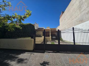 Casa · 256m² · 7 Ambientes · 2 Cocheras · Casa en Venta Centro de Cipolletti