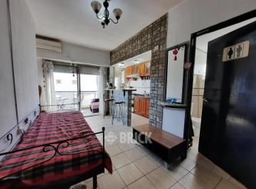 Departamento · 38m² · 2 Ambientes · Nuevo (14 Años) Av Castañares Al 4200 - Bauleta Vista Al Parque T/sol Apto Profesional