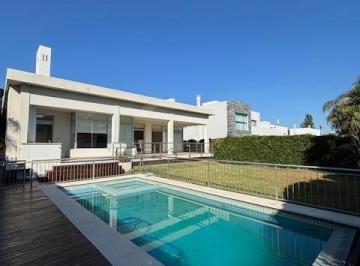 Casa de 6 ambientes, Berazategui · Impecable Casa en Venta en Ombues de Hudson
