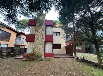 Casa · 110m² · 4 Ambientes · 1 Cochera · Mar Azul – a Tres Cuadras del Mar – 4 Ambientes