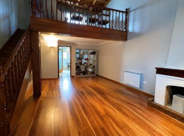 Casa · 170m² · 4 Ambientes · 1 Cochera · Hermosa Casa C/quincho - Apta Crédito