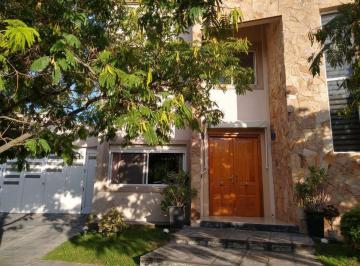 Casa · 365m² · 8 Ambientes · 2 Cocheras · Vendo Casa en La Barraca
