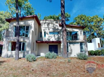 Casa · 188m² · 5 Ambientes · Venta Casa 5 Ambientes Carilo