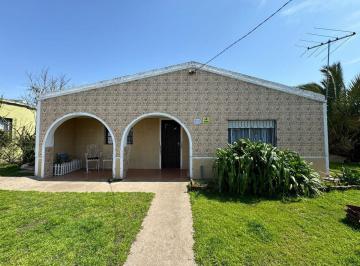 Casa · 170m² · 3 Ambientes · 1 Cochera · Vendo Casa 3 Dorm. Garaje en Barros Blancos
