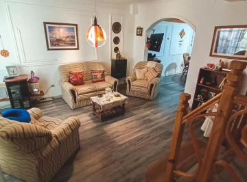Casa · 104m² · 4 Ambientes · 1 Cochera · Duplex 3 Dorm. en Venta