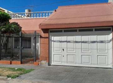 Casa · 125m² · 3 Ambientes · 2 Cocheras · Casa en Lomas del Mirador