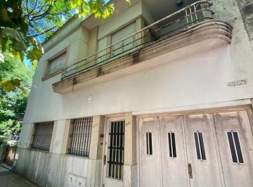 Casa · 250m² · 5 Ambientes · 1 Cochera · Santilli - Grigera 209 - Banfield Oeste