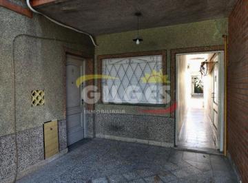 PH · 67m² · 3 Ambientes · Venta de PH 3 Amb. en Lomas del Mirador Pta. Baja Al Fte. con Patio