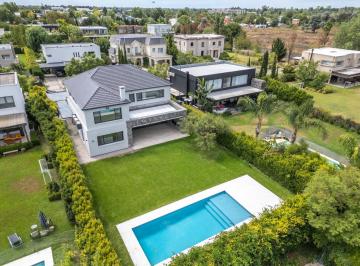 Casa · 300m² · 4 Ambientes · 2 Cocheras · Casa en Las Liebres