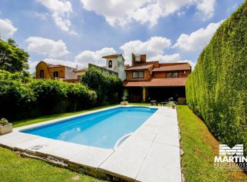Casa · 200m² · 5 Ambientes · 1 Cochera · Casa en Venta 5 Amb con Jardín, Quincho y Pileta en Don Torcuato
